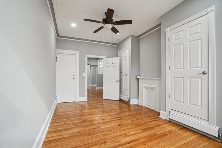 Property Photo:  198 Griffith St 1L  NJ 07307 