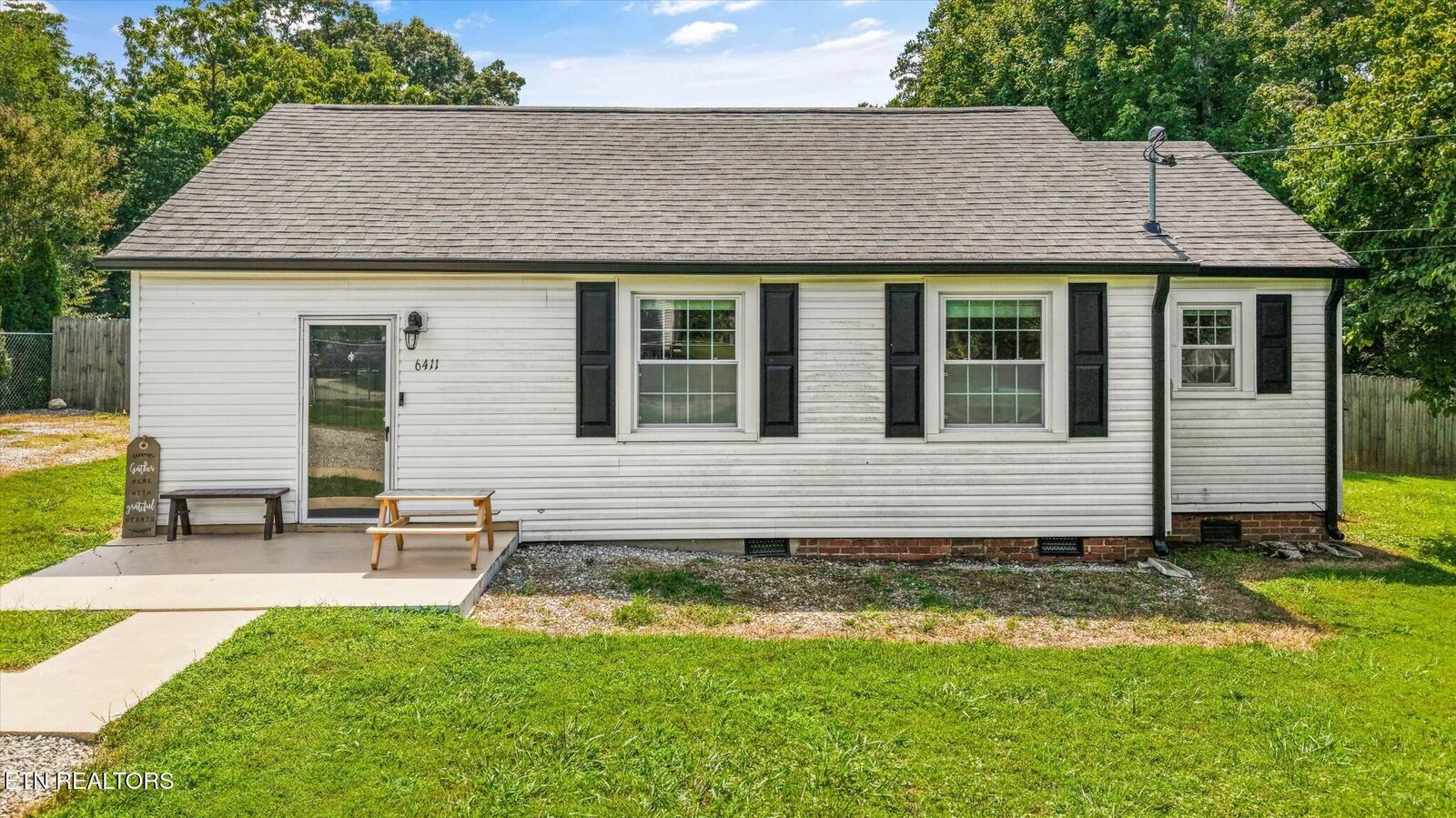 Property Photo:  6411 Bob Varner Rd  TN 37918 