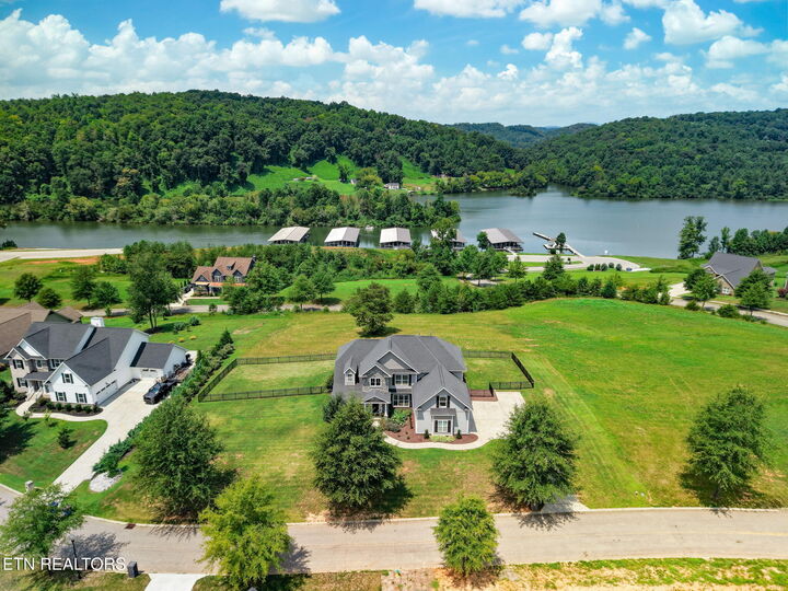 Property Photo:  102 Pineberry West Rd  TN 37830 