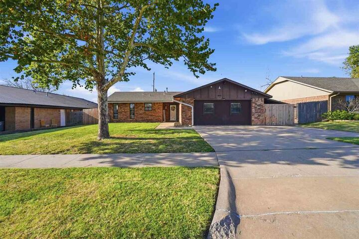 Property Photo: 5320 NW Rotherwood Dr OK 73505