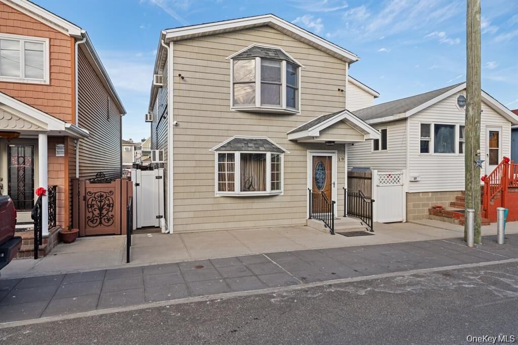 Property Photo: 19 W 13th Road NY 11693