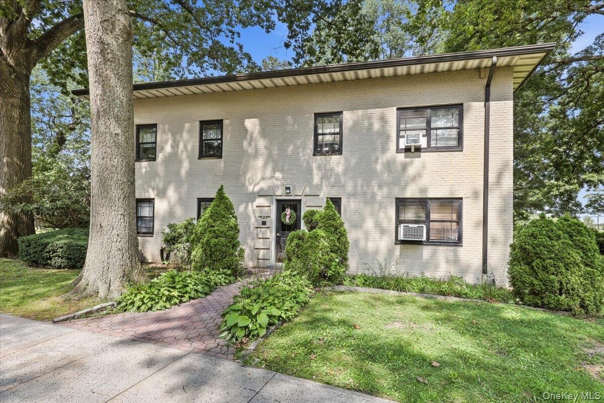 Property Photo:  5 Whitehall Road 1L  NY 10709 