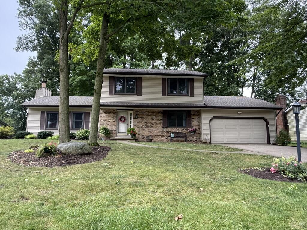Property Photo: 2271 Ridgewood Ct OH 44805