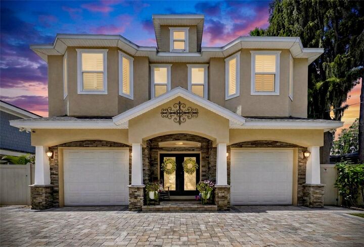Property Photo: 303 W Chapman Road FL 33548