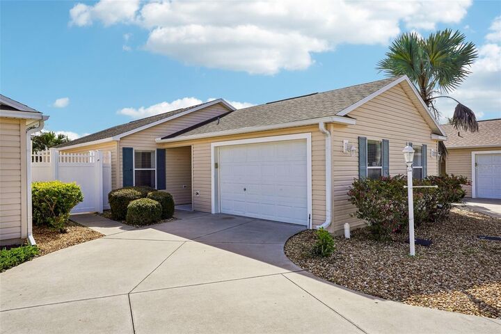Property Photo:  2339 Sebring Street  FL 32162 