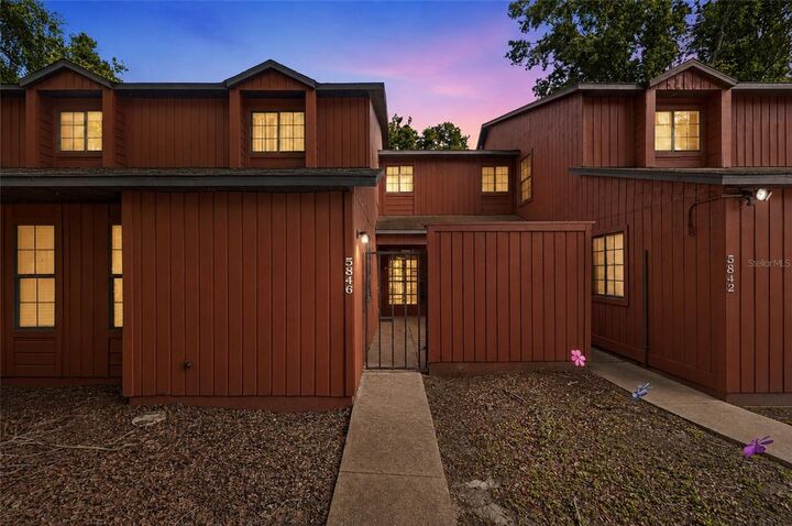 Property Photo:  5846 SW 9th Place  FL 32607 