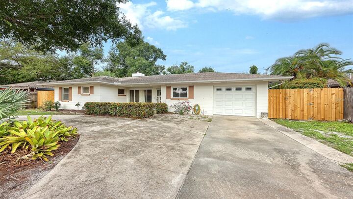 Property Photo: 4735 Remington Drive FL 34234