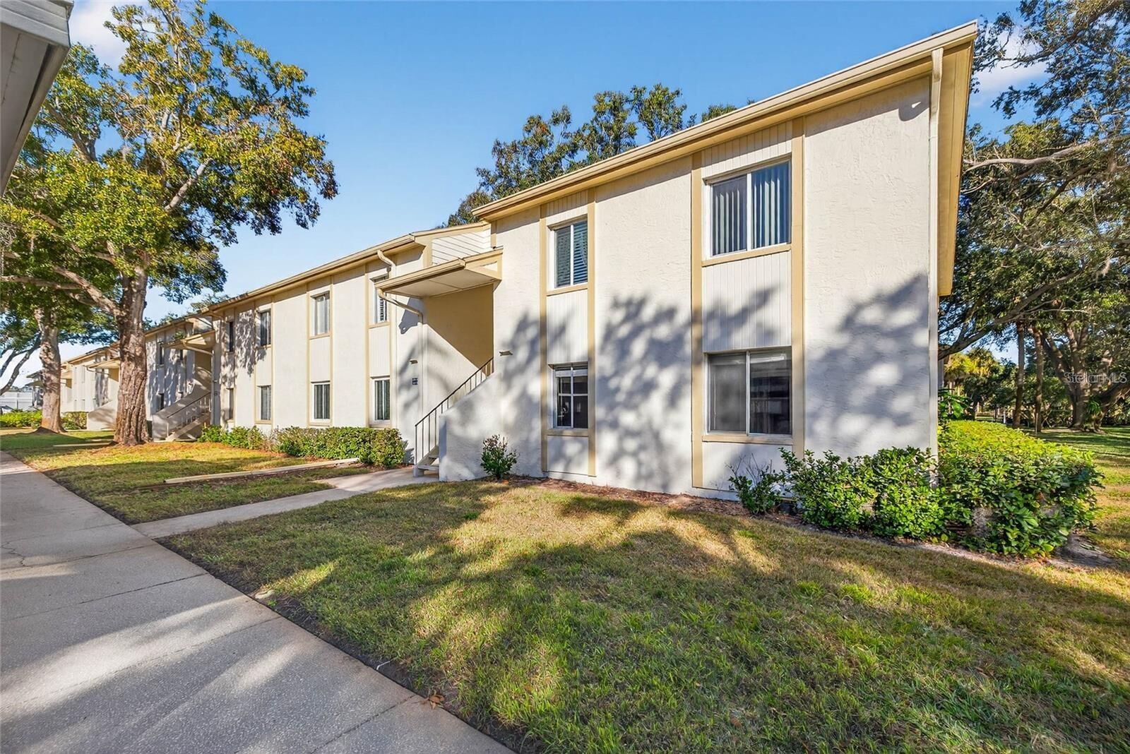 Property Photo: 219 Palmetto Court 219 FL 34677