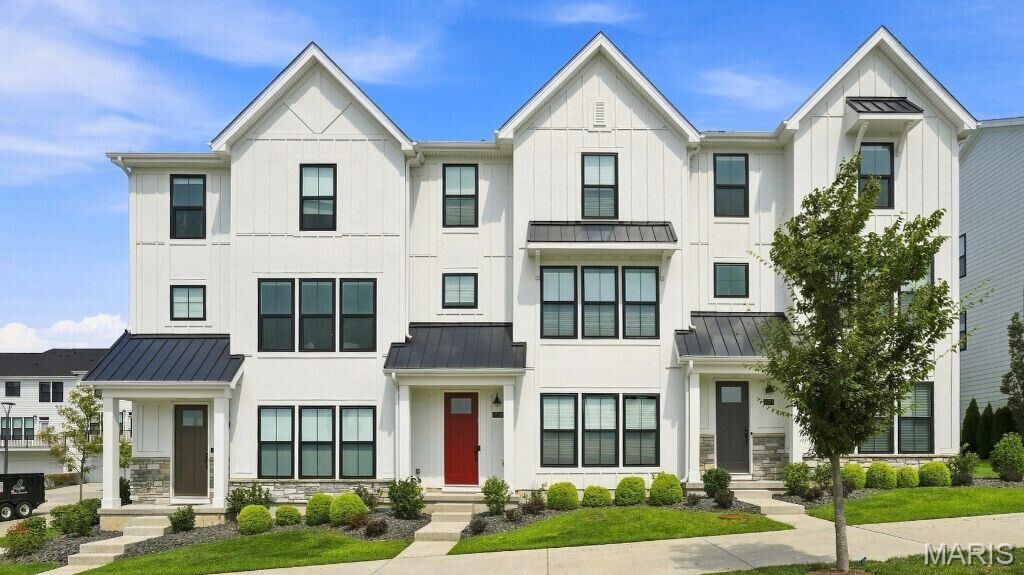 Property Photo:  16514 Honey Locust Drive  MO 63005 