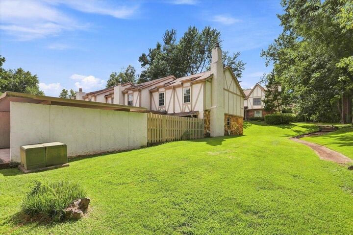 Property Photo: 1935 Innsbruck Dr 45 TN 38138