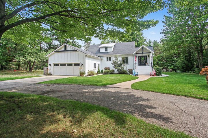 Property Photo: 16381 Greenly Street MI 49424