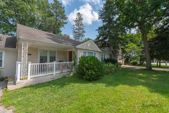 Property Photo: 937 S Madison Street IL 60521