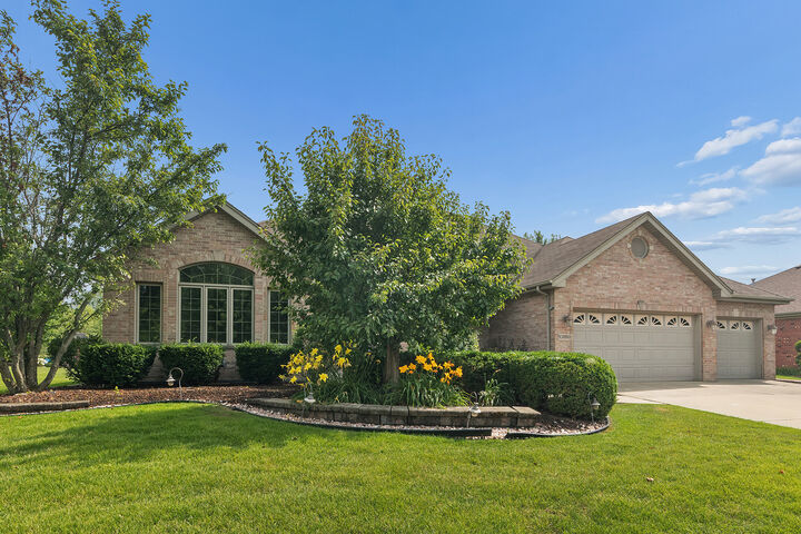 Property Photo: 10899 Swallow Tail Lane IL 60423
