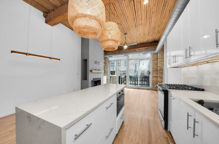 Property Photo:  2333 W St. Paul Avenue 202  IL 60647 