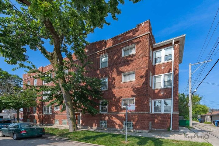Property Photo: 4408 N Long Avenue 1 IL 60630