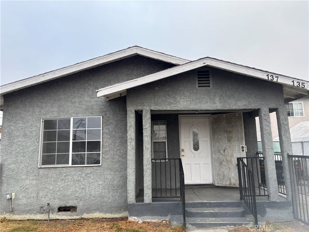 Property Photo: 135 W 87th Place CA 90003