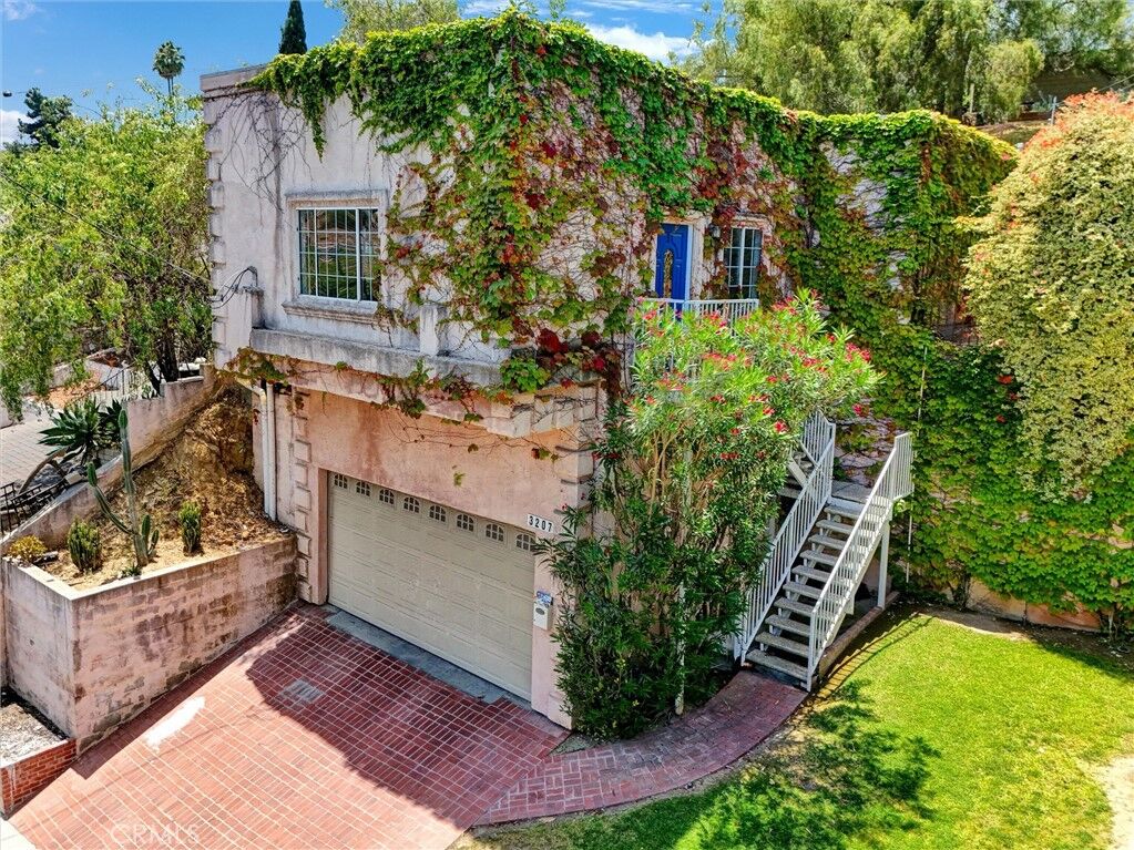 Property Photo: 3207 Kenneth Drive CA 90032