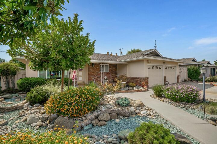 Property Photo: 1125 Linn Court CA 95380