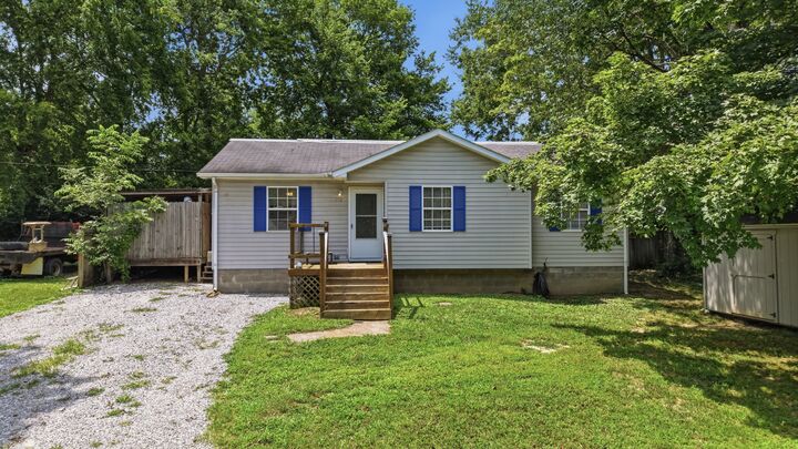 Property Photo: 706 Madison St TN 37355