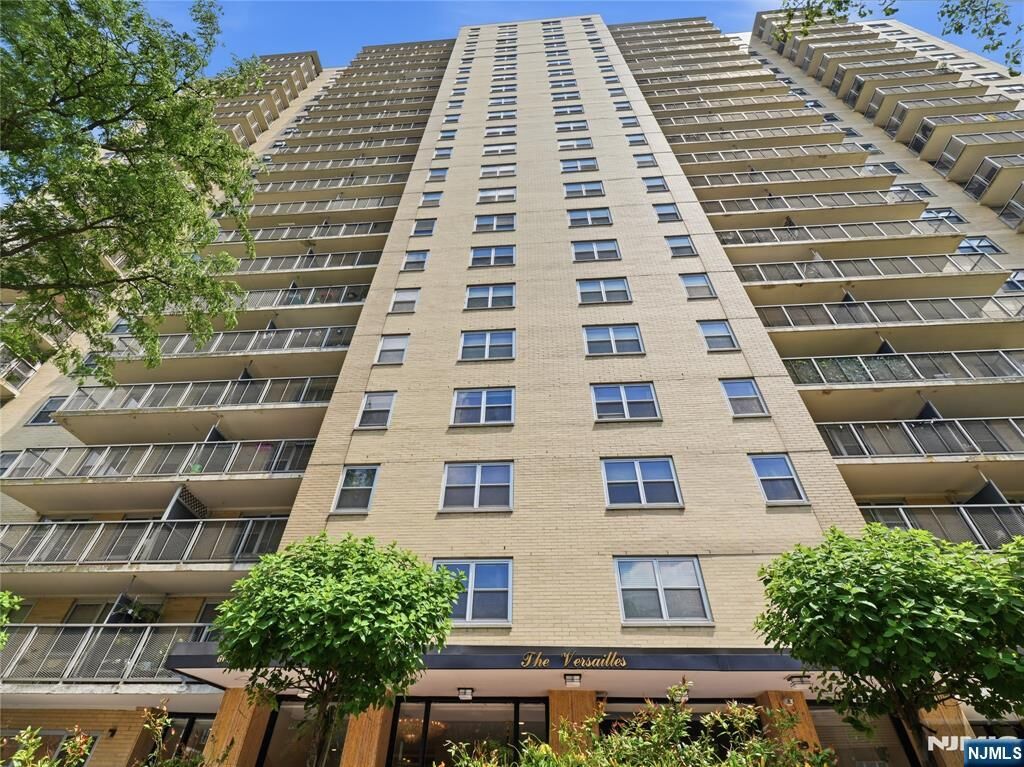 Property Photo:  6600 Boulevard E 19H  NJ 07093 