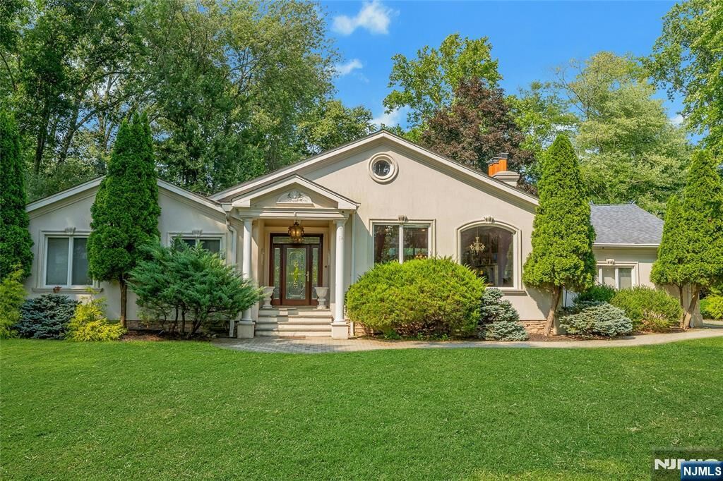 Property Photo:  45 Pleasant Avenue  NJ 07458 