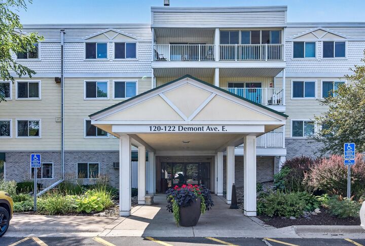 Property Photo:  122 Demont Avenue E 362  MN 55117 