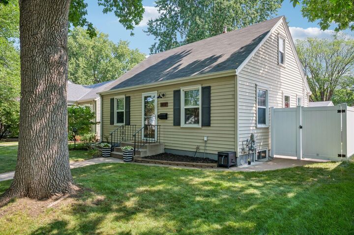Property Photo:  3037 Florida Avenue S  MN 55426 