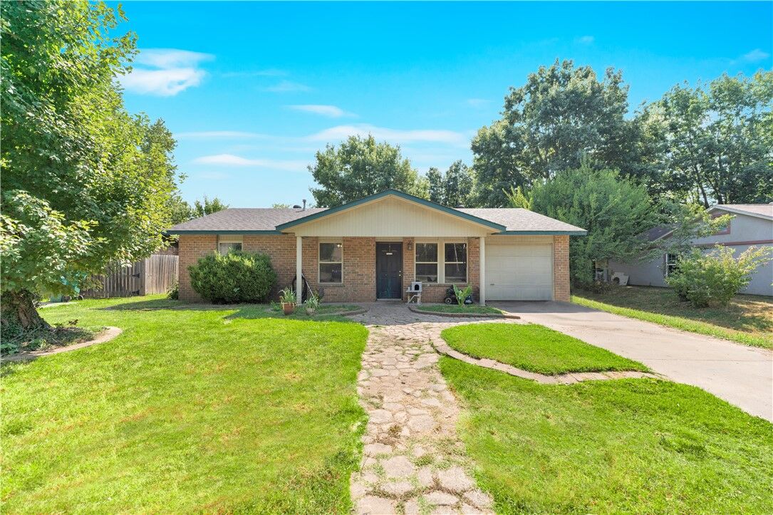 Property Photo: 2701 N 3rd Street AR 72756