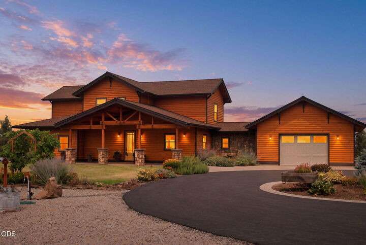 Property Photo:  2918 NW Century Drive  OR 97754 
