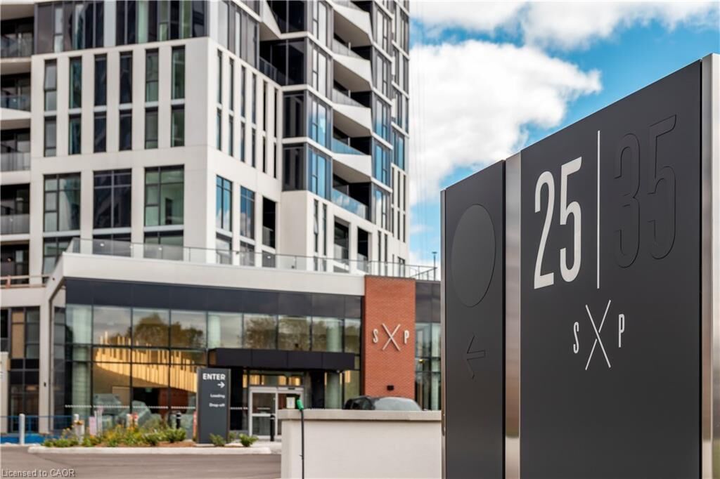 Property Photo:  25 Wellington Street 3314  ON N2G 0E5 