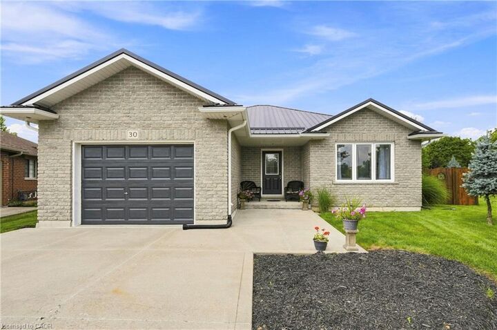 Property Photo: 30 Leslie Street ON N0A 1J0