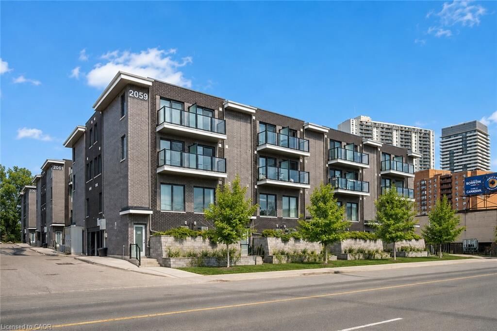 Property Photo: 2059 Weston Road 40 ON M9N 1X7