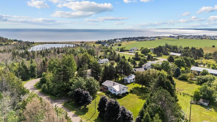 Property Photo: 82 Gulfview Crescent PE C0A 1X0