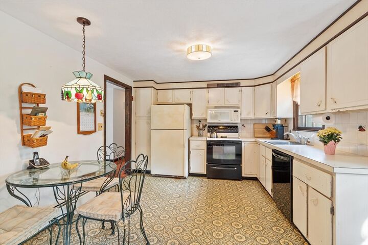 Property Photo:  10 Gearty St  MA 01887 