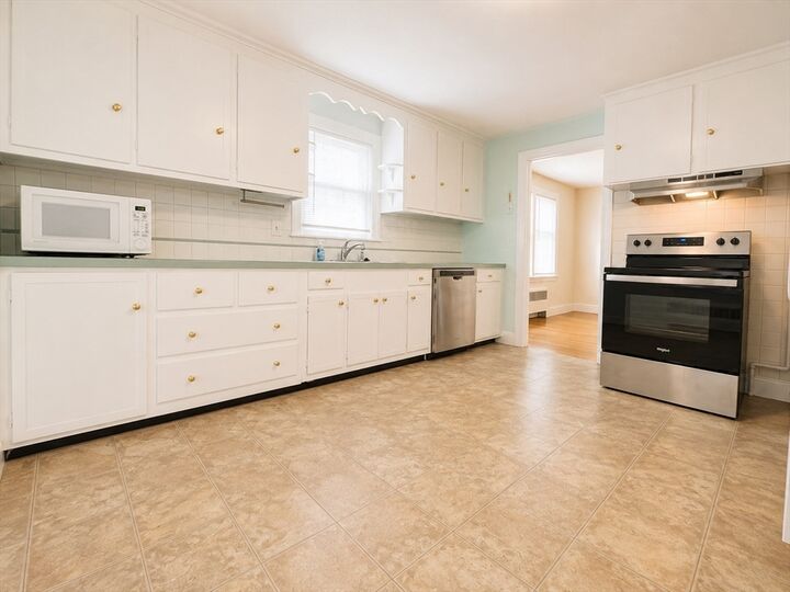 Property Photo:  67 Waverley Street 2  MA 02478 