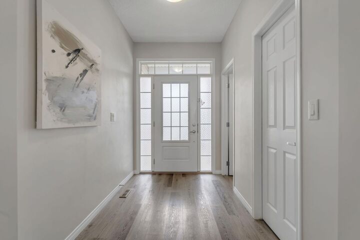 Property Photo:  121 Osborne Common SW  AB T4B 5G6 