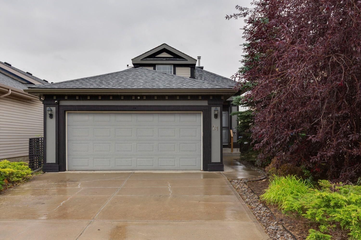 Property Photo: 21 Covehaven Gardens NE AB T3K 5W3