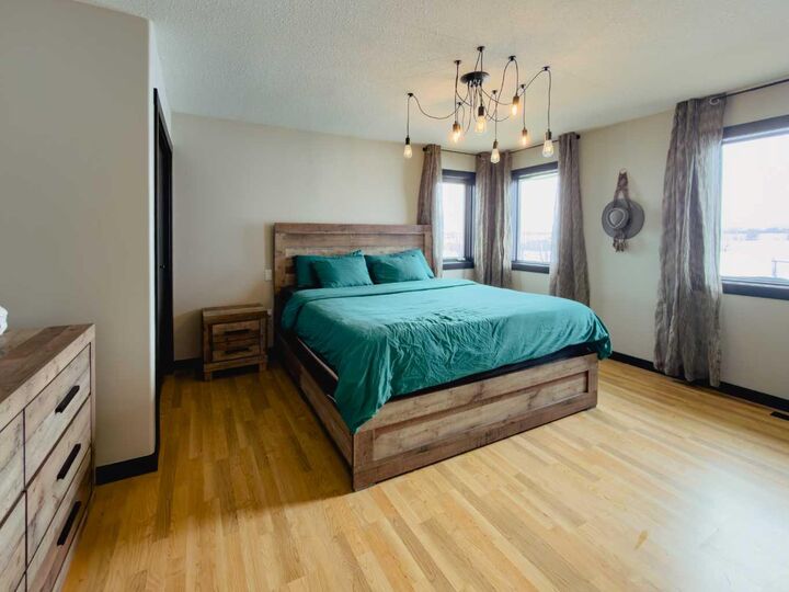 Property Photo:  232 Range Road 930036  AB T0H 2M0 