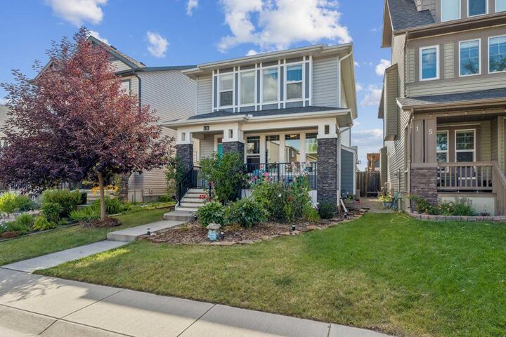 Property Photo:  11 Legacy Crescent SE  AB T2X 0W5 