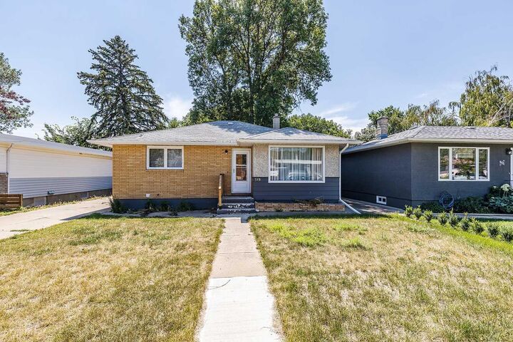 Property Photo:  549 2 Street NW  AB T1A 6K2 