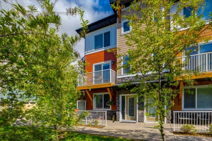 Property Photo: 111 Rainbow Falls Gate 17 AB T1X 0Z4
