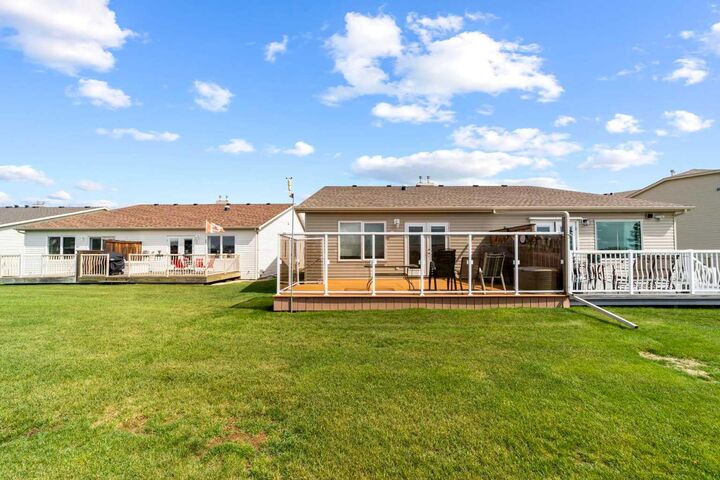 Property Photo:  4512 71 Street Close  AB T4V 5B4 