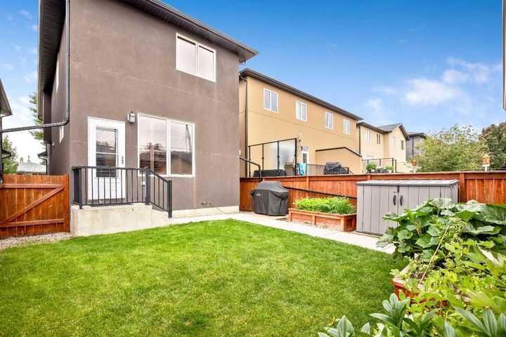 Property Photo: 522 22 Avenue NE AB T2E 3W6