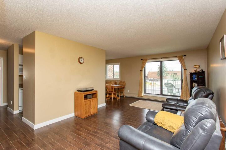 Property Photo: 49 Bennett Street 201 AB T4R 1V4