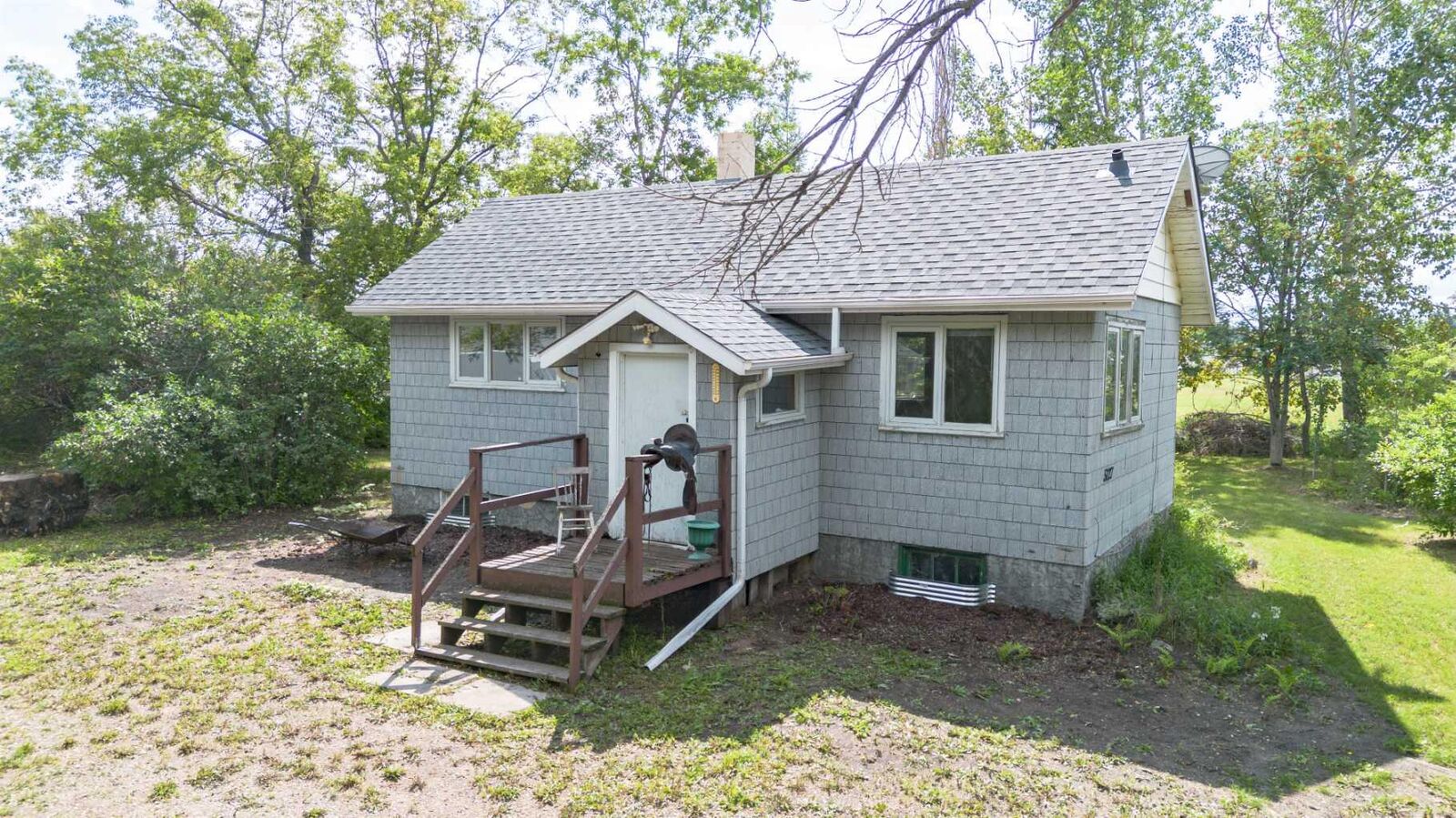 Property Photo:  5127 50 Street  AB T0B 3C0 