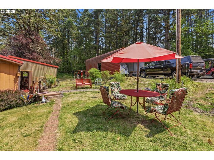 Property Photo:  6945 NE Duniway Rd  OR 97114 