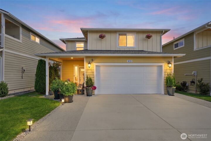 Property Photo: 613 Stacey Place WA 98284