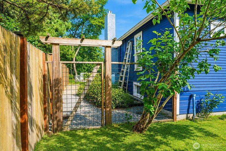 Property Photo:  4036 S 119th Street  WA 98168 