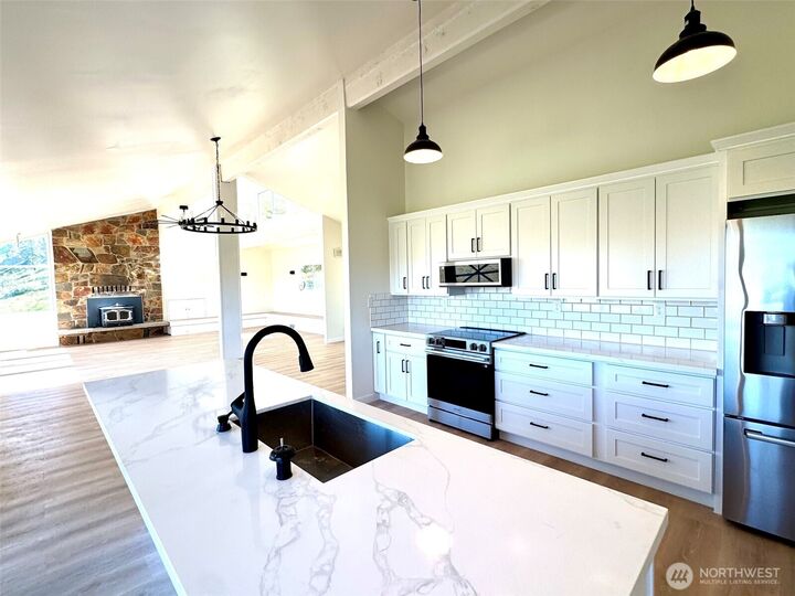 Property Photo:  182  Frost Road  WA 98856 