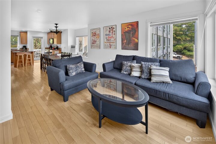 Property Photo:  226 B  26th Avenue E  WA 98112 